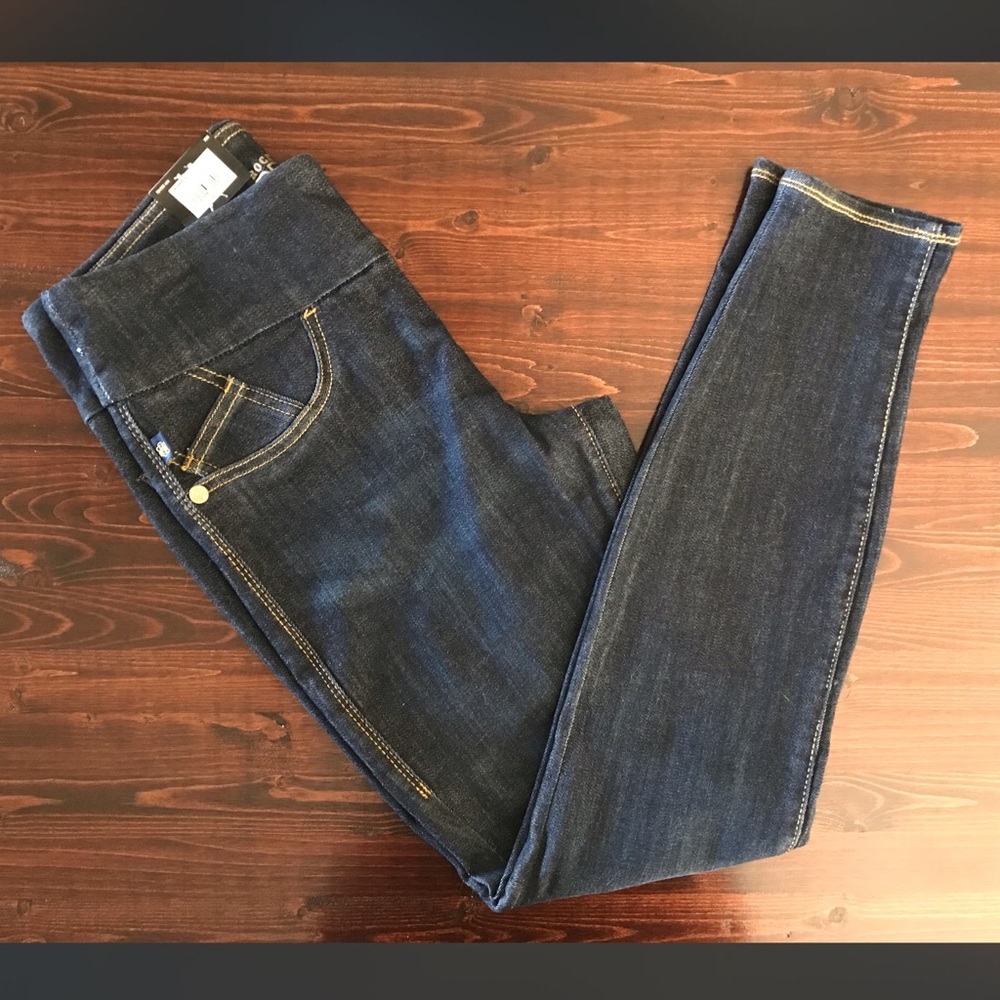 Rock & Republic Fever Pull-On Legging